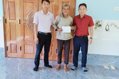 Thăm và tặng quà cho gia đình chính sách người có công Cách mạng nhân kỷ niệm 75 năm ngày Thương binh Liệt sỹ (27/7/1947 – 27/7/2022)