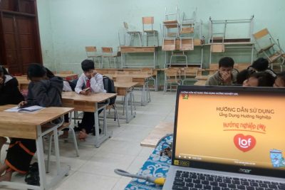 tổ chức triển khai ứng dụng hướng nghiệp LWL cho học sinh.