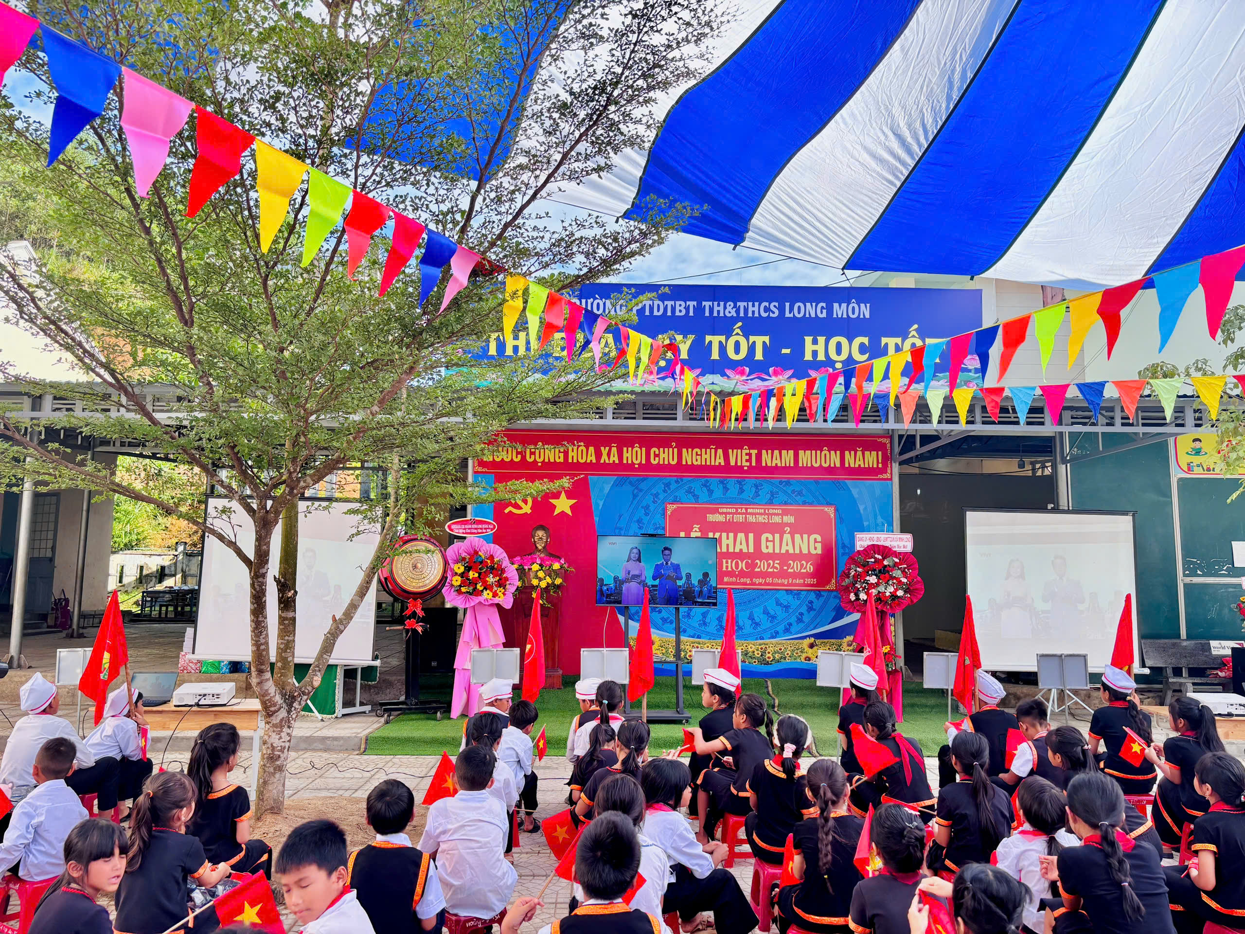 TRƯỜNG PTDTBT TH&THCS LONG MÔN TỔ CHỨC LỄ KHAI GIẢNG NĂM HỌC 2025-2026.